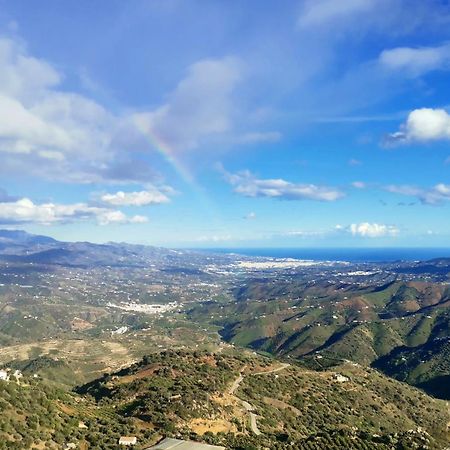 Hotel Rural Verde Oliva Comares المظهر الخارجي الصورة