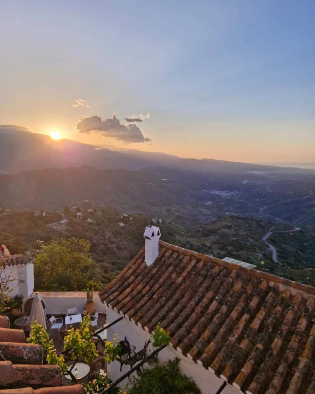 Hotel Rural Verde Oliva Comares المظهر الخارجي الصورة